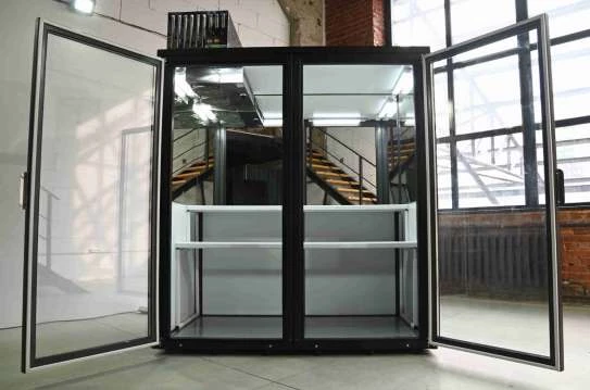 Холодильник для цветов BERK на 2 секции