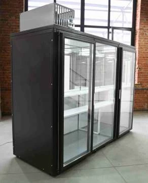 Холодильник для цветов BERK на 3 секции