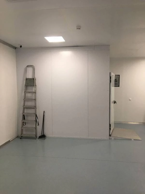 Холодильная камера для хранения фармацевтических препаратов