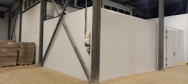 Цветочный склад для таможенного терминала