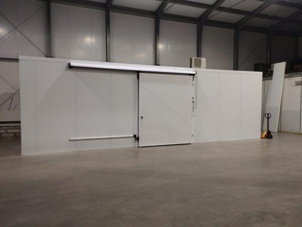 Холодильная камера для хранения саженцов цветов