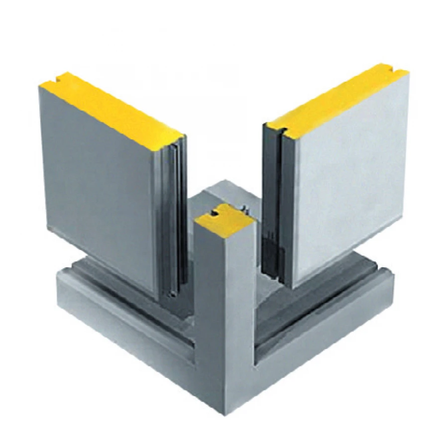 Угловые стойки