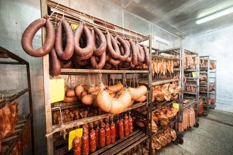 Колбасные изделия, копчености, мясные консервы